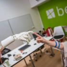 У Львові створили прототип роботизованої руки вартістю менше $300