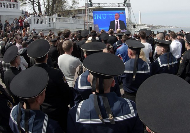 Подяка за інформаційну війну: Путін нагородив 300 журналістів прокремлівських ЗМІ