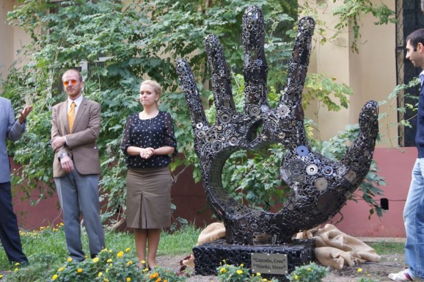 В Одесі відкрили памятник на честь Стіва Джобса